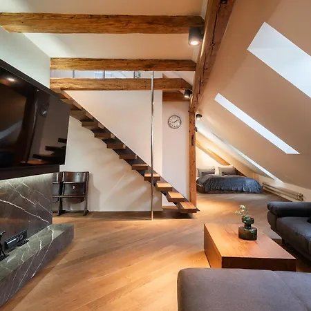 Appartement Boutique Old Town Loft With A/c