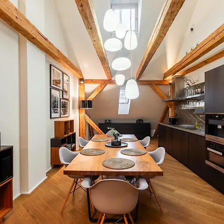 Boutique Old Town Loft With A/c Appartement Praag